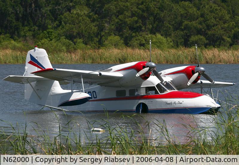 N62000, 1942 Grumman G-44 Widgeon C/N 1292, Lake Parker splash-in 2006.