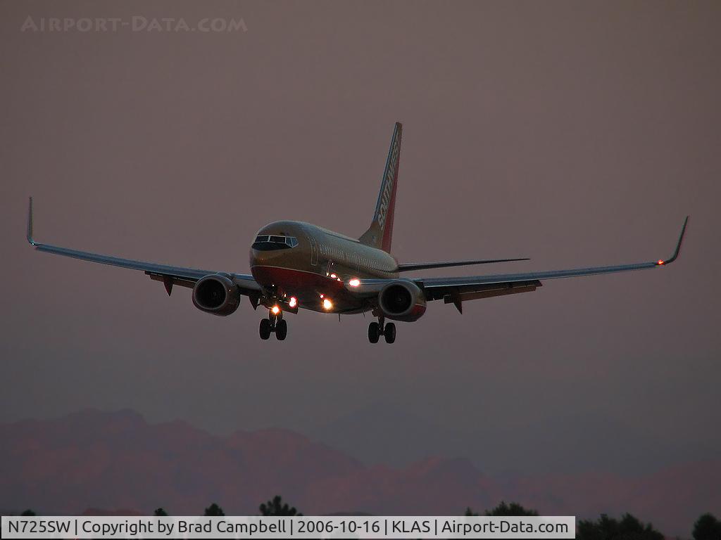 N725SW, 1999 Boeing 737-7H4 C/N 27857, Southwest Airlines / 1999 Boeing 737-7H4