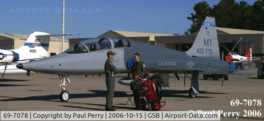 69-7078, 1969 Northrop T-38A Talon C/N T.6228, Crew of the Killer Talon talking a bit