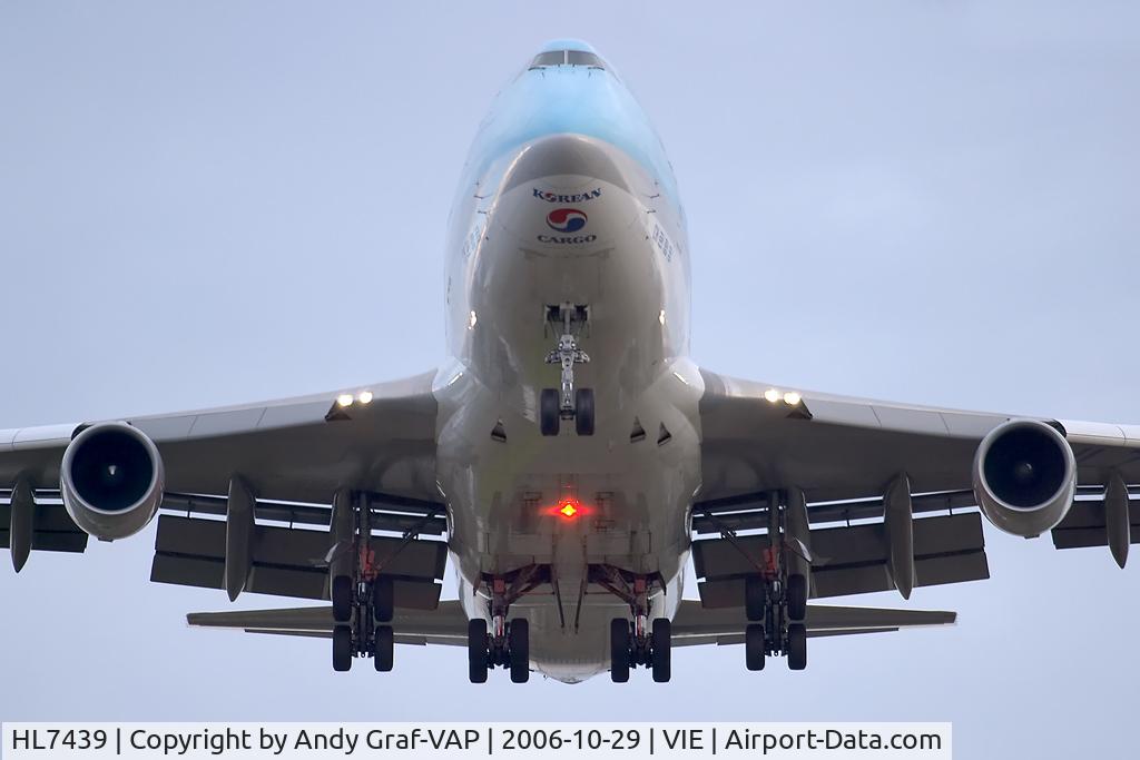 HL7439, 2003 Boeing 747-4B5F/SCD C/N 33516, Korean Air Cargo