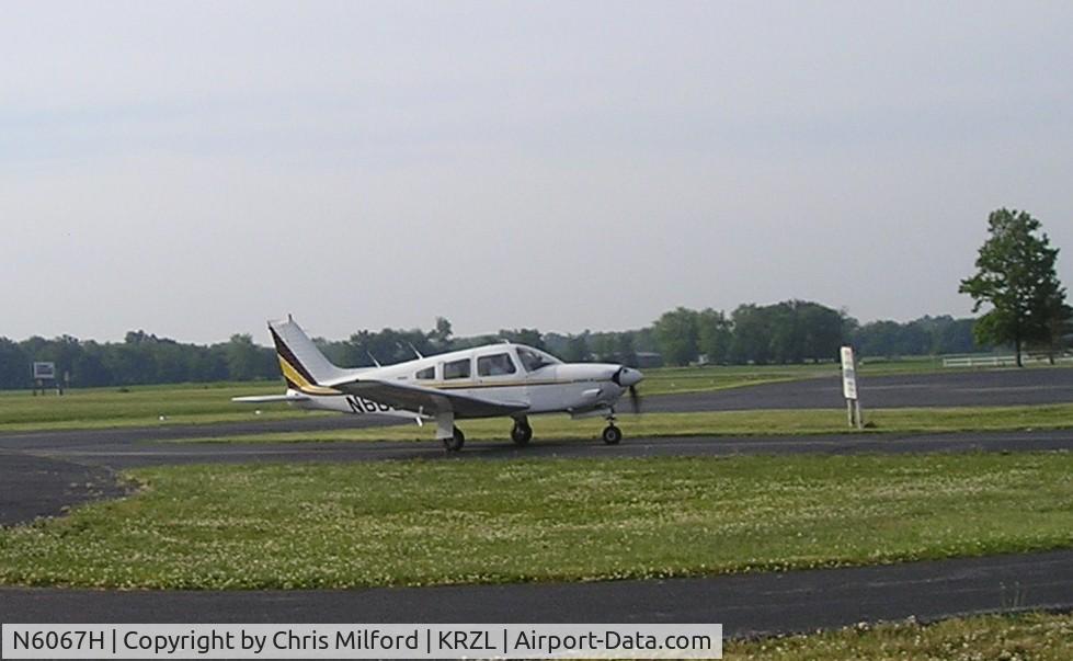 N6067H, 1977 Piper PA-28R-201 Cherokee Arrow III C/N 28R-7837050, RENSSELAER, IN (Jasper County)