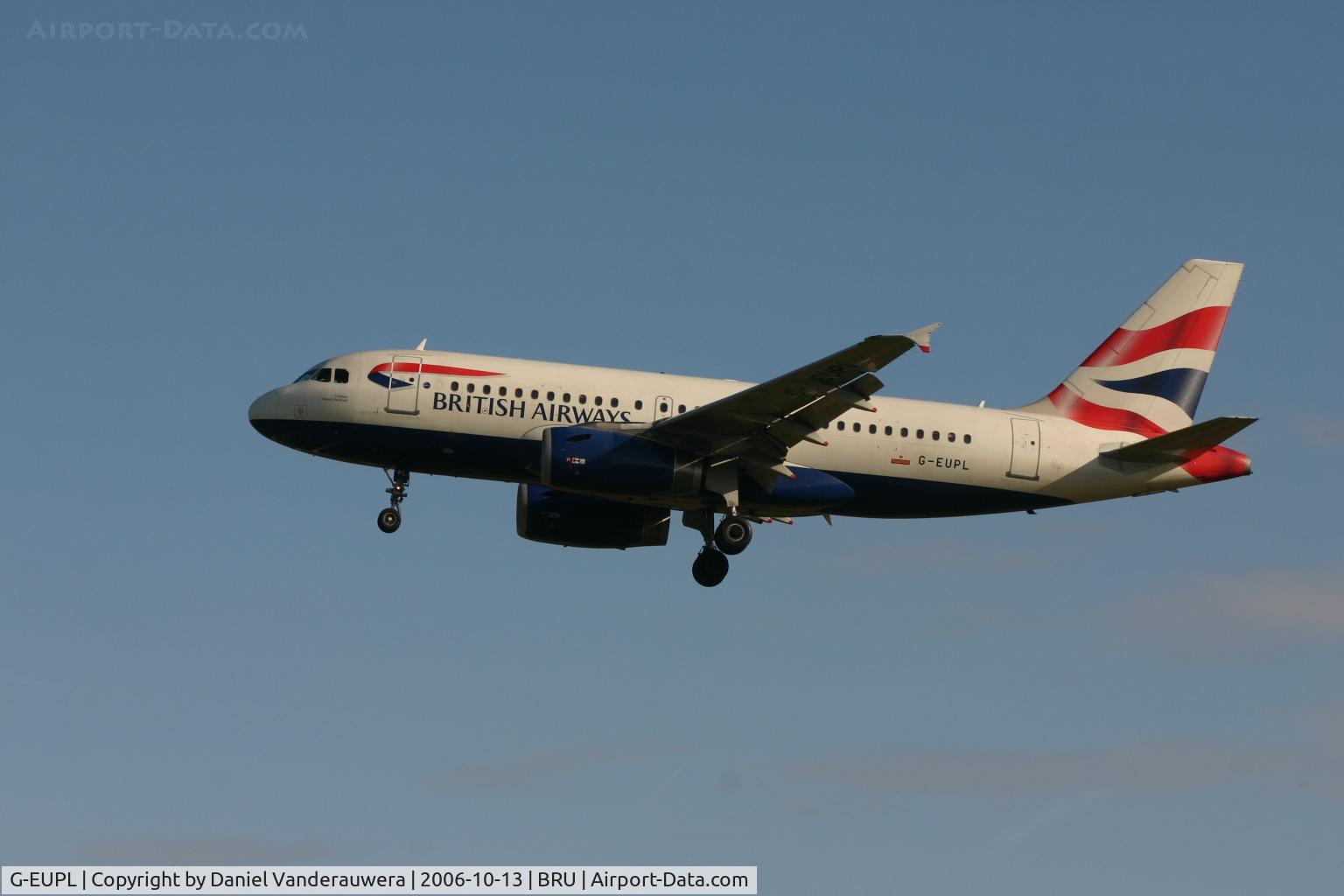 G-EUPL, 2000 Airbus A319-131 C/N 1239, shortly to land on rwy 25L