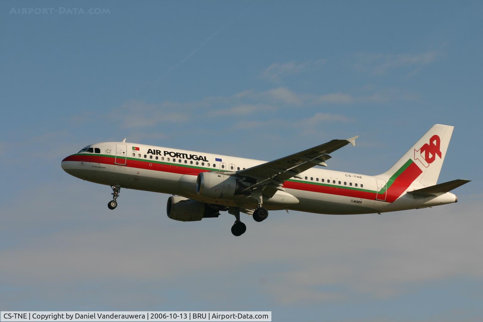 CS-TNE, 1992 Airbus A320-211 C/N 395, arrival of Sà de Miranda