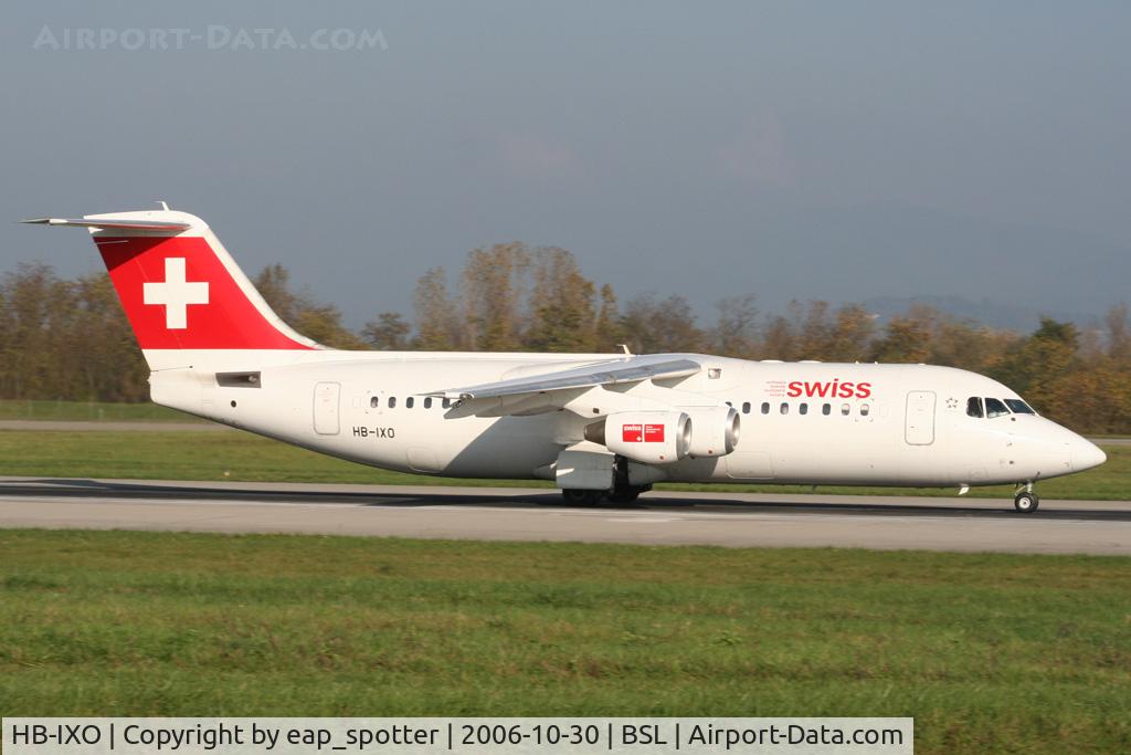 HB-IXO, 1996 British Aerospace Avro 146-RJ100 C/N E3284, departing runway 16 to BRU