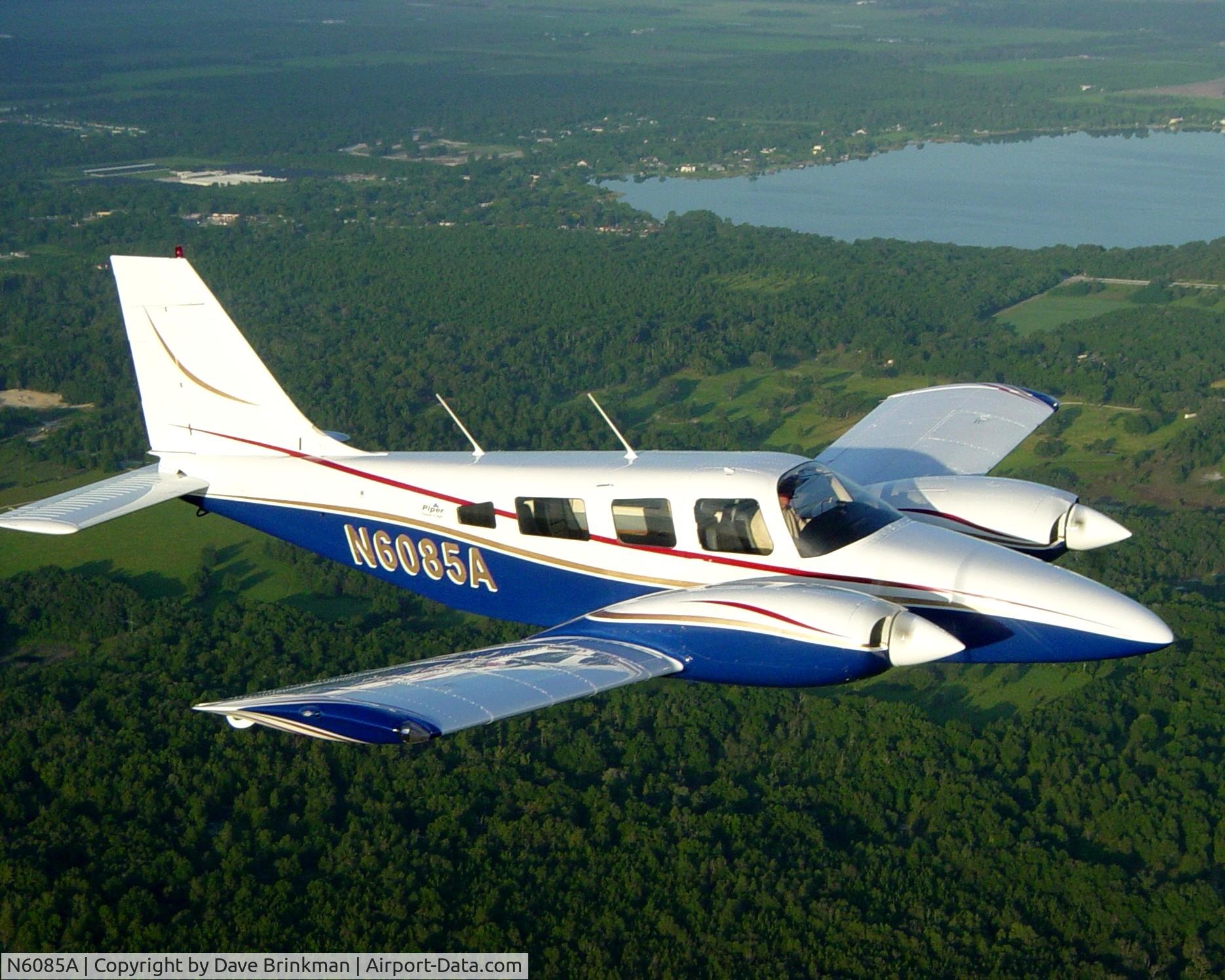 N6085A, 1992 Piper PA-34-220T C/N 3448021, Seneca III
