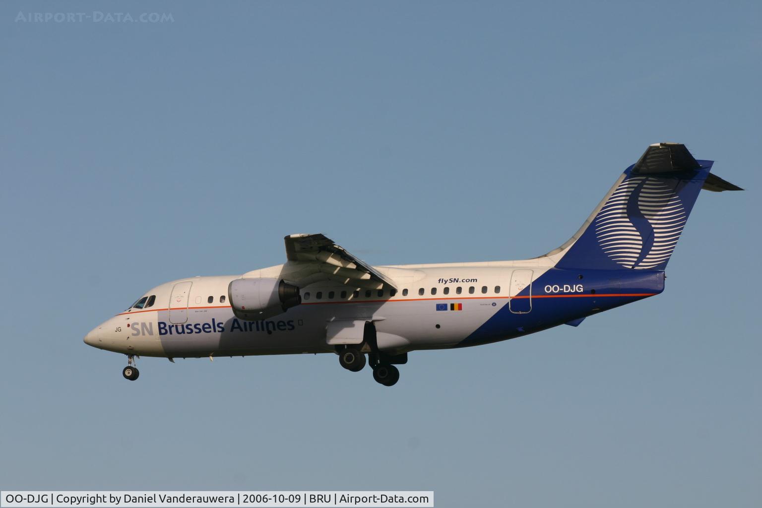 OO-DJG, 1990 British Aerospace BAe.146-200 C/N E2180, shortly to land on rwy 25L