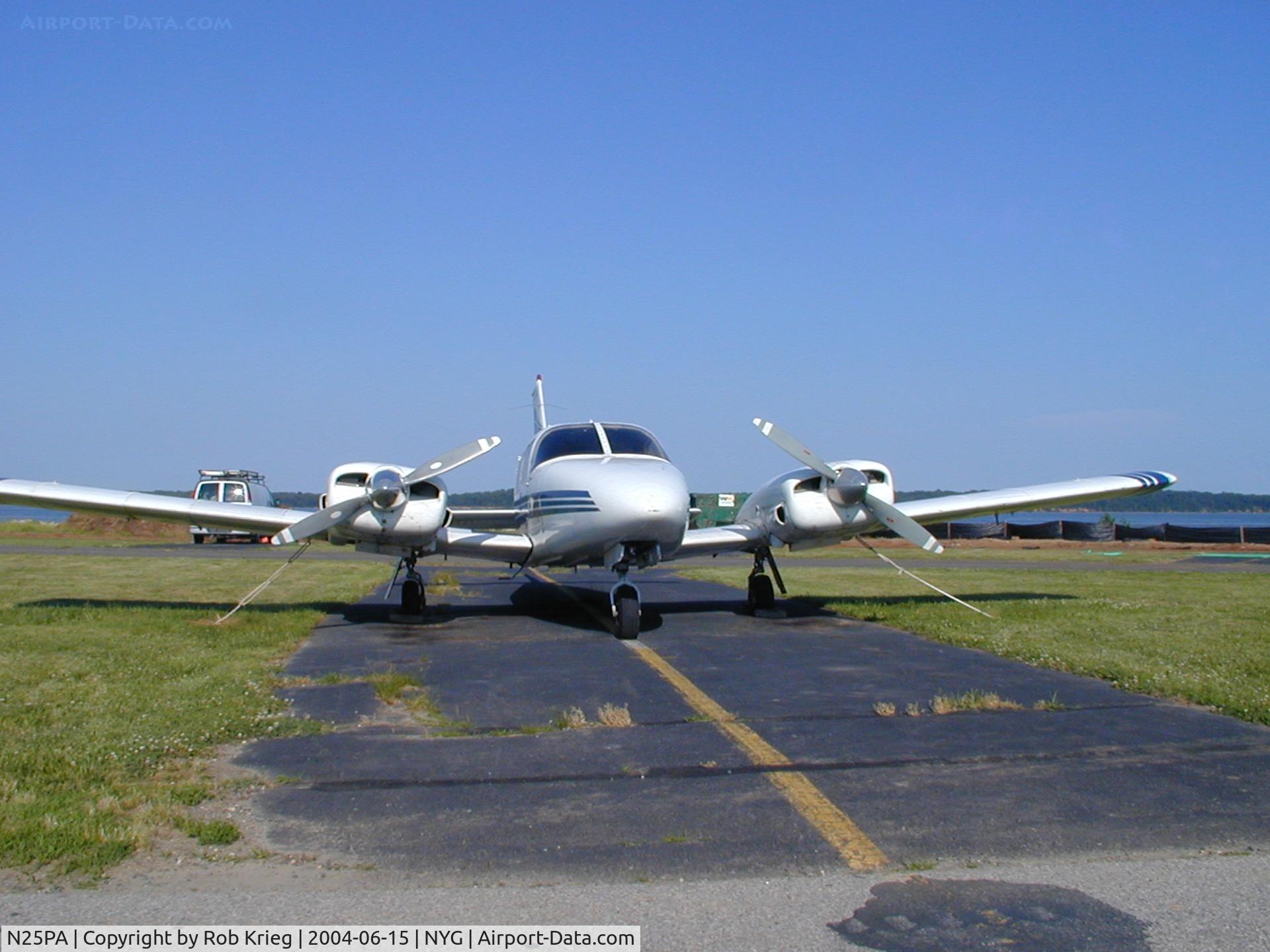 N25PA, 1972 Piper PA-34-200 C/N 34-7250110, Front