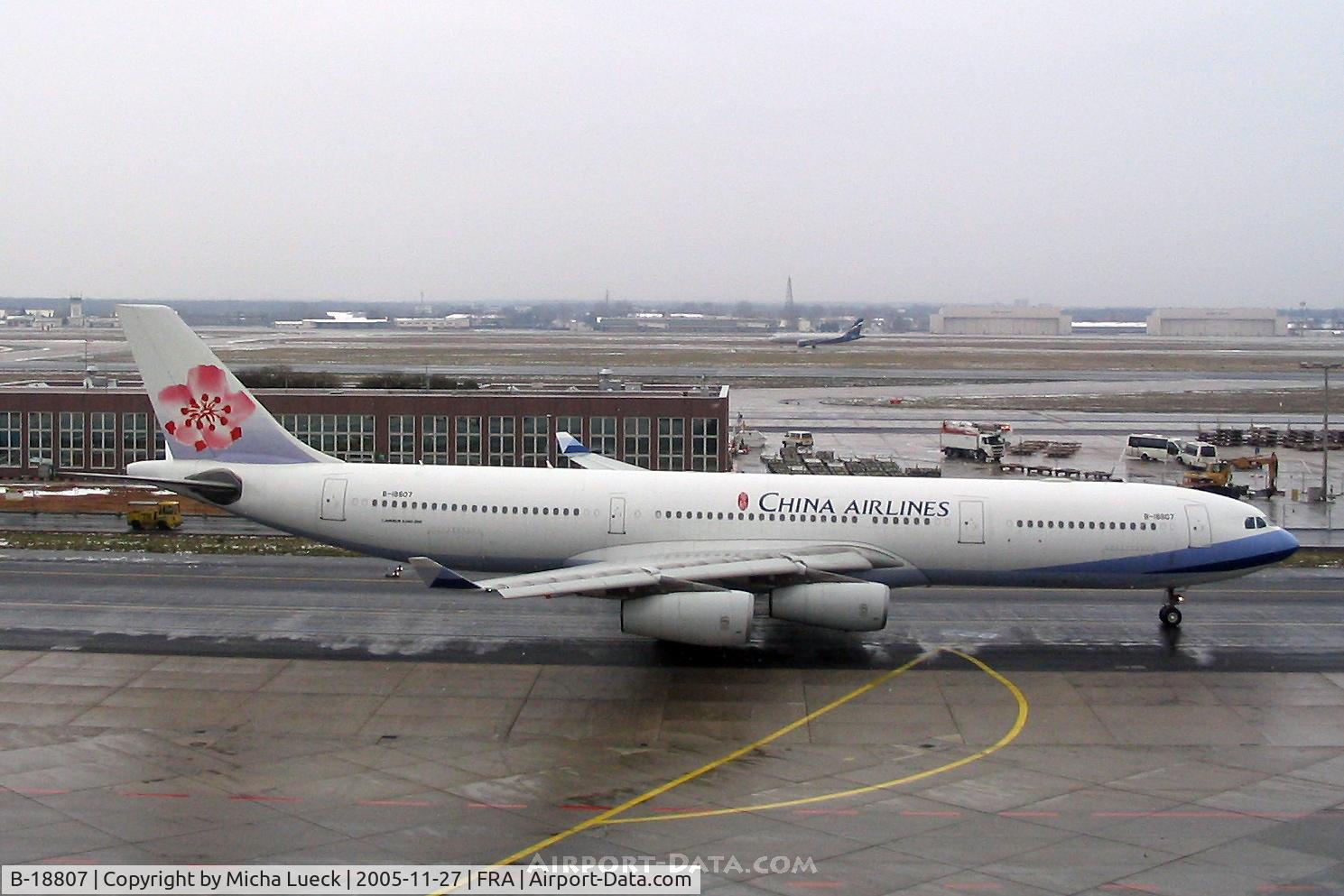 B-18807, 2003 Airbus A340-313 C/N 541, Taxiing to the runway