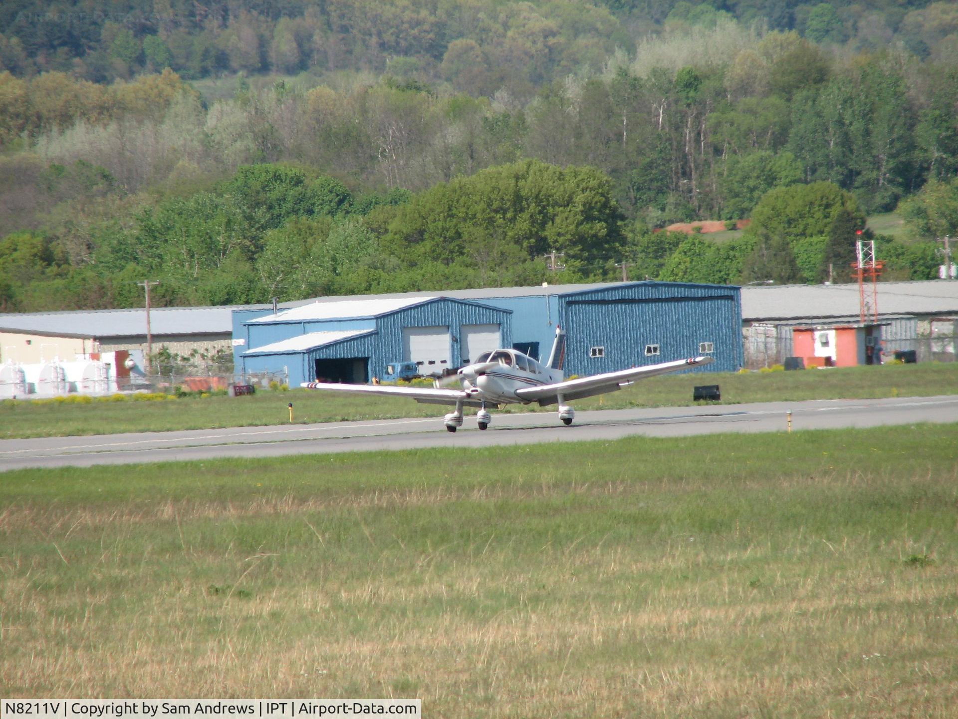 N8211V, 1980 Piper PA-28-236 Dakota C/N 28-8011111, Just before touchdown