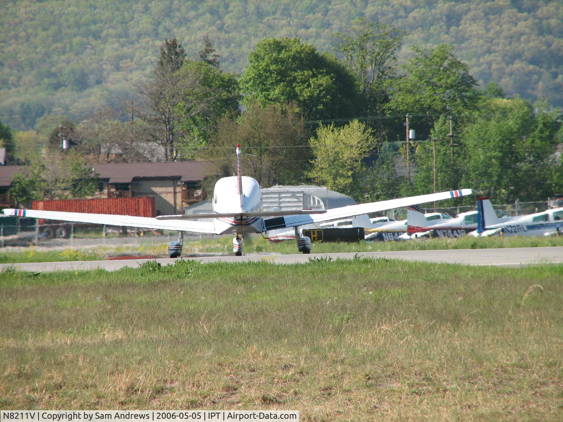 N8211V, 1980 Piper PA-28-236 Dakota C/N 28-8011111, The back side
