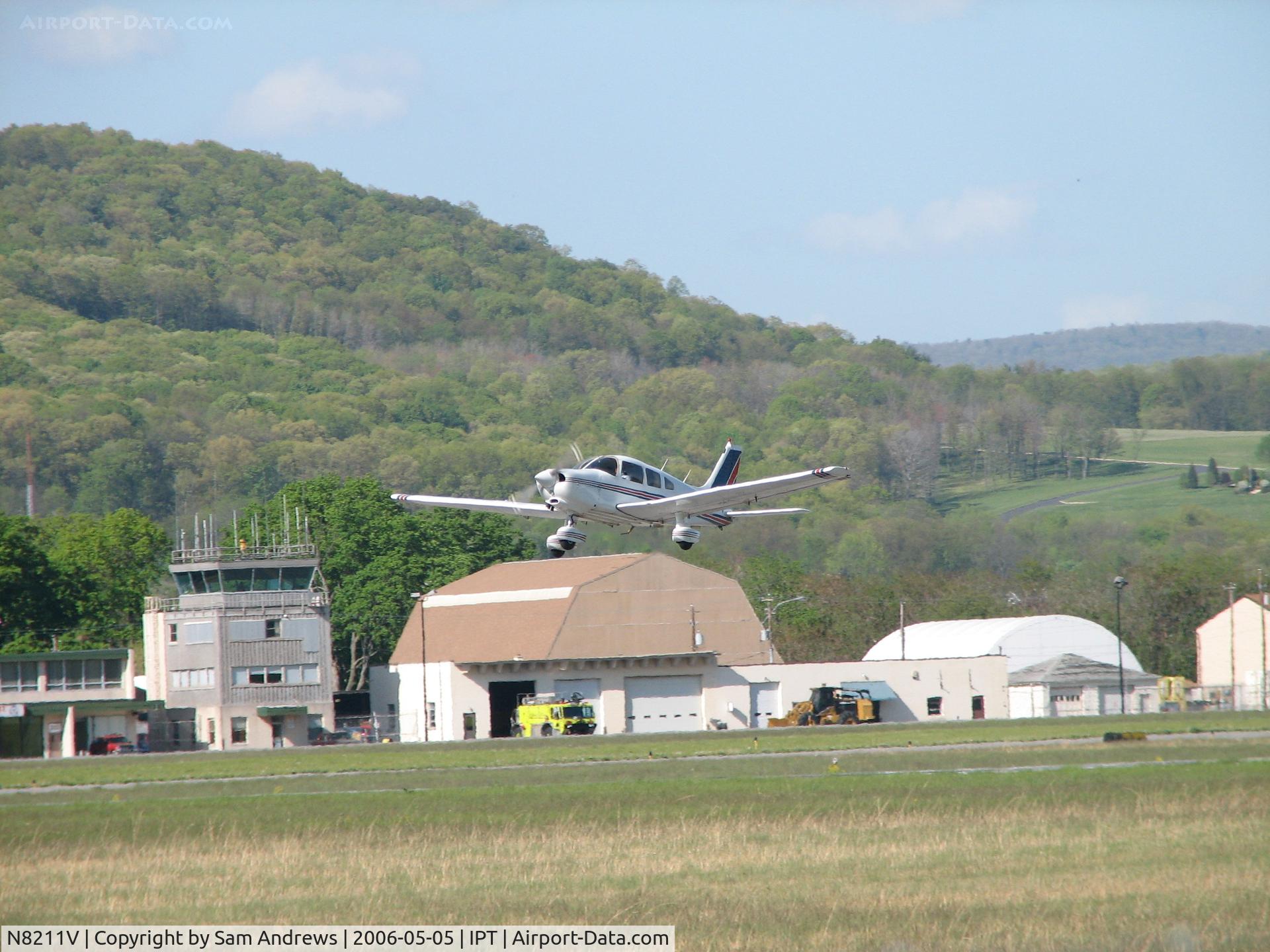 N8211V, 1980 Piper PA-28-236 Dakota C/N 28-8011111, How's that for a spring day?  I was out taking pictures and Mr. H's Dakota was out enjoying the day.