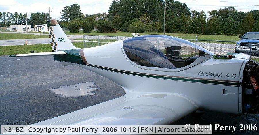 N31BZ, 2005 Vol Mediterrani VM-1 Esqual C/N E180070, She does look a little compact, but very pretty.  Thanks again to Buz for the access and hospitality