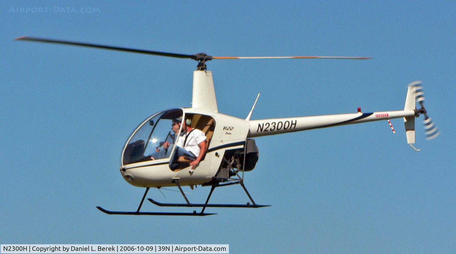 N2300H, 1991 Robinson R22 BETA C/N 1842, A pilot gets his rotary-wing training at Princeton Airport.