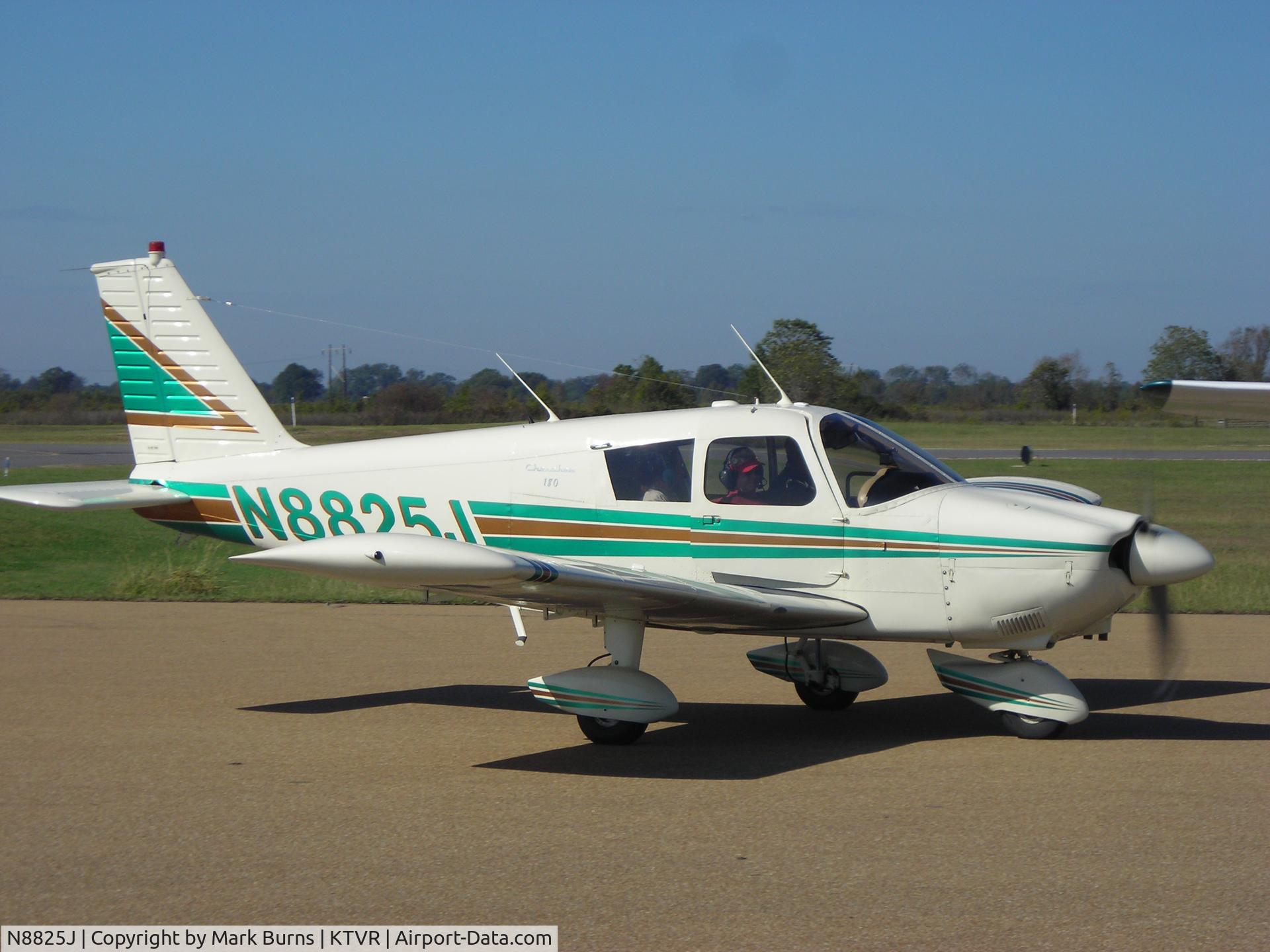 N8825J, 1965 Piper PA-28-180 C/N 28-2780, Seen at EAA Fly-in