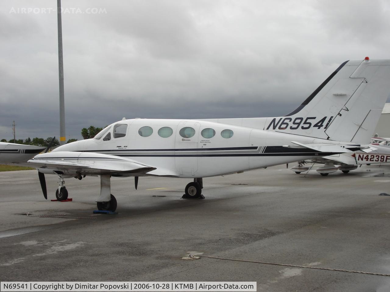 N69541, 1974 Cessna 414 Chancellor C/N 414-0509, Rainy day at Tamiami