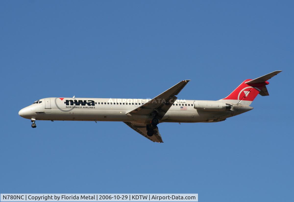 N780NC, 1979 McDonnell Douglas DC-9-51 C/N 48102, Landing on Runway 22R at DTW