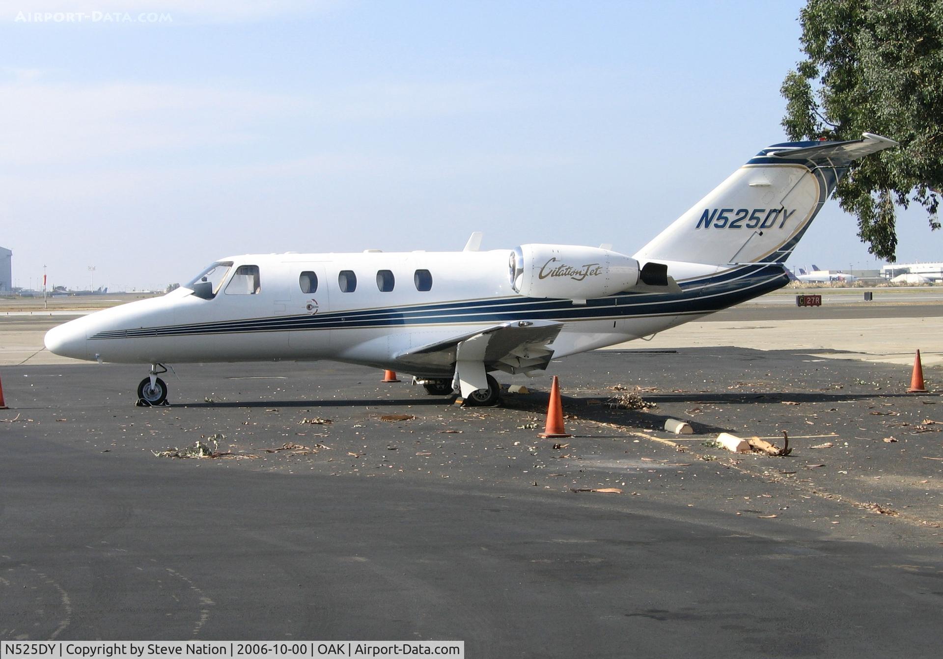 N525DY, 1999 Cessna 525 CitationJet C/N 525-0306, Pacific Sunset Inc. 1995 Cessna 525 @ Oakland International Airport, CA