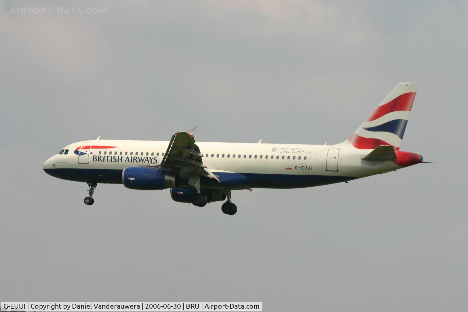 G-EUUI, 2002 Airbus A320-232 C/N 1871, shortly before landing on rwy 02