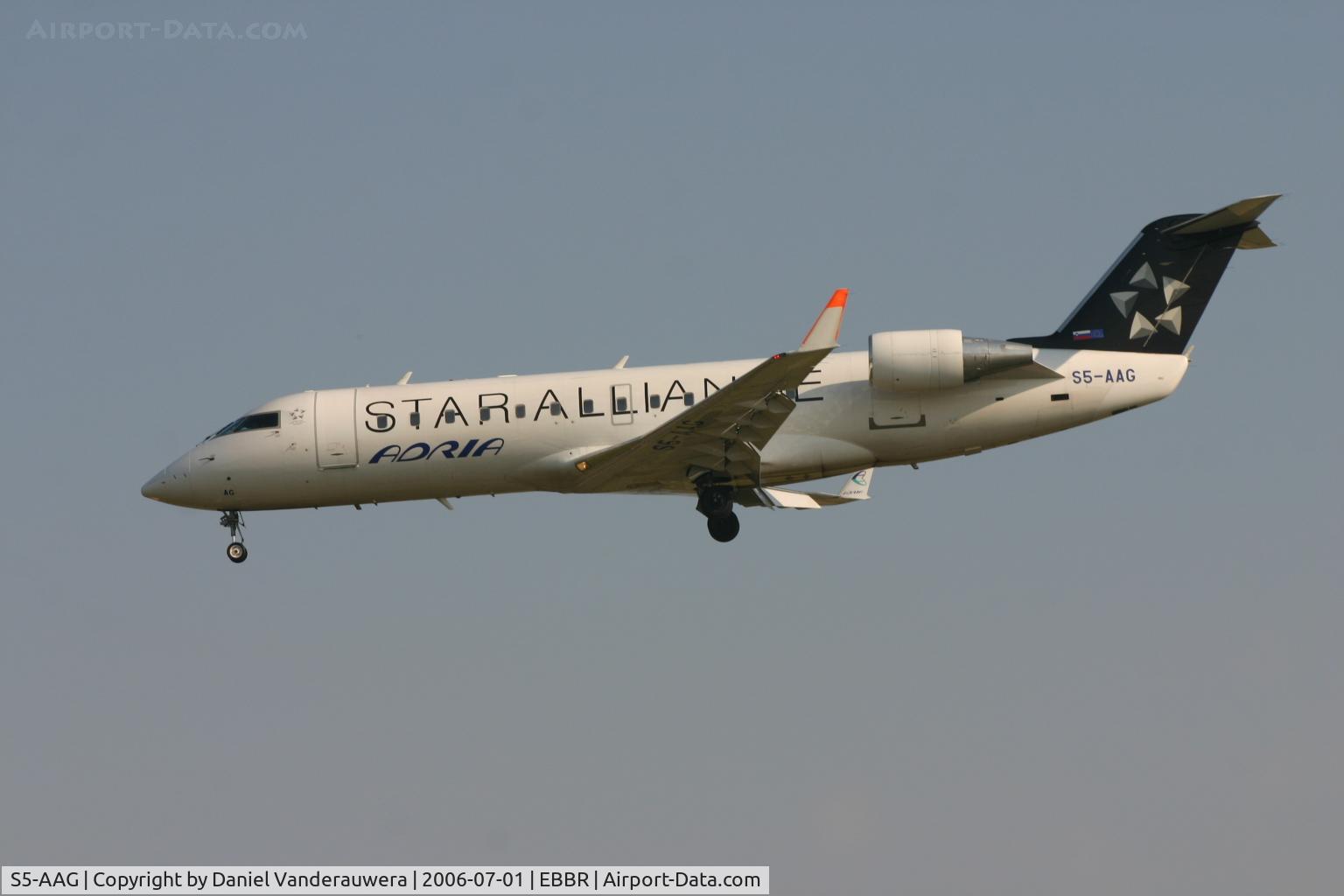 S5-AAG, 2000 Canadair CRJ-200LR (CL-600-2B19) C/N 7384, arrival of flight JP356