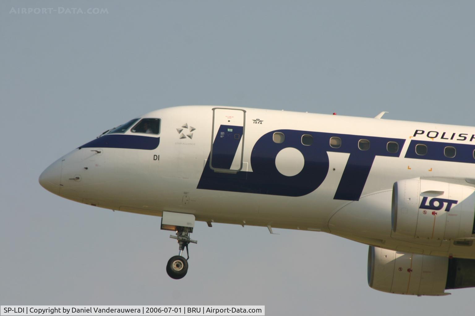 SP-LDI, 2005 Embraer 170LR (ERJ-170-100LR) C/N 17000073, close-up