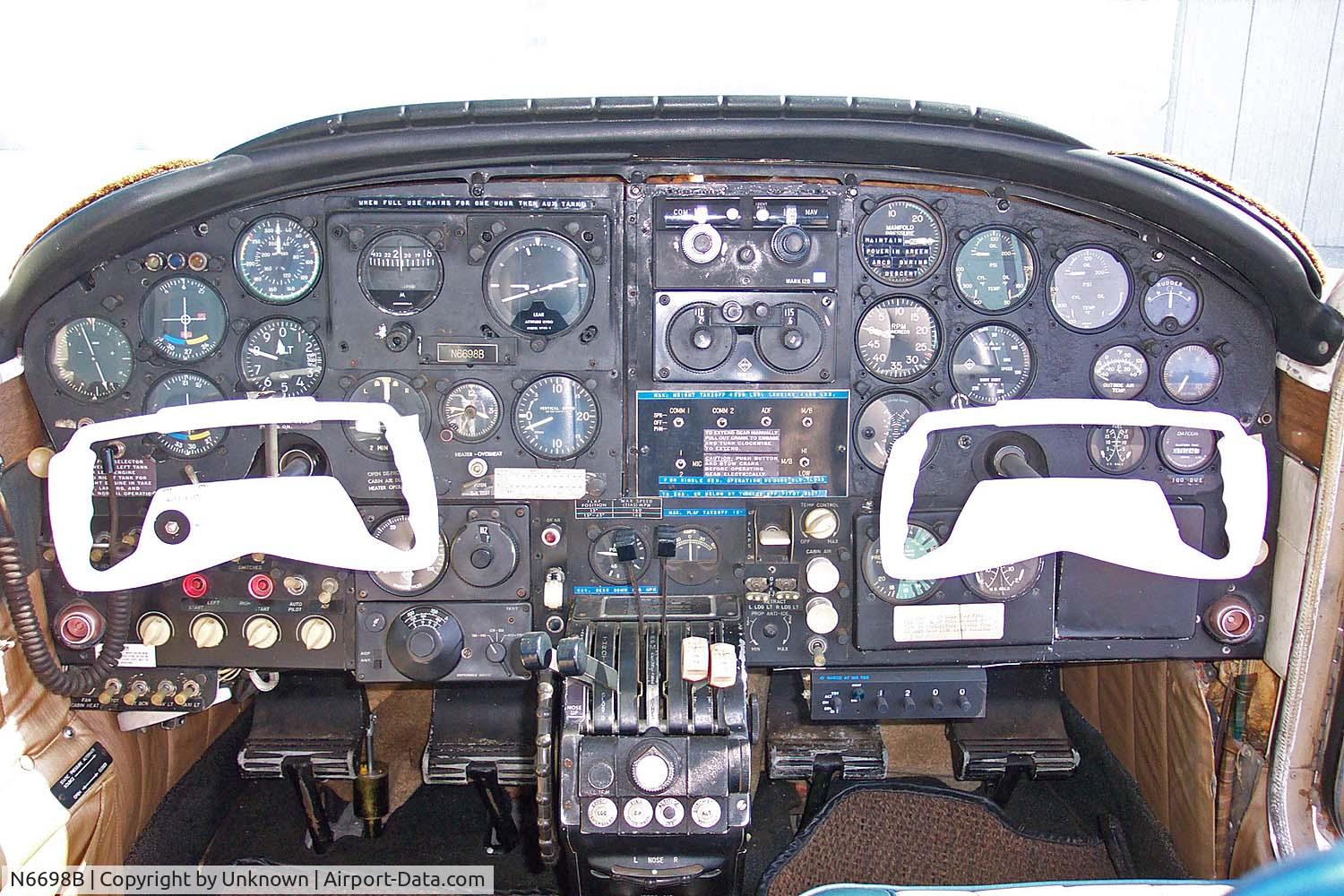 N6698B, 1959 Cessna 310C C/N 35798, 1959 Cessna 310C Panel