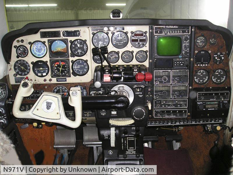 N971V, 1979 Beech B-55 C/N TC-2254, 1979 Beechcraft B55 Baron Panel