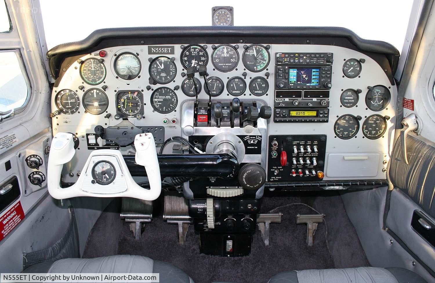 N555ET, 1961 Beech 95-55 C/N TC-137, 1961 Beechcraft Baron 95-55 Panel