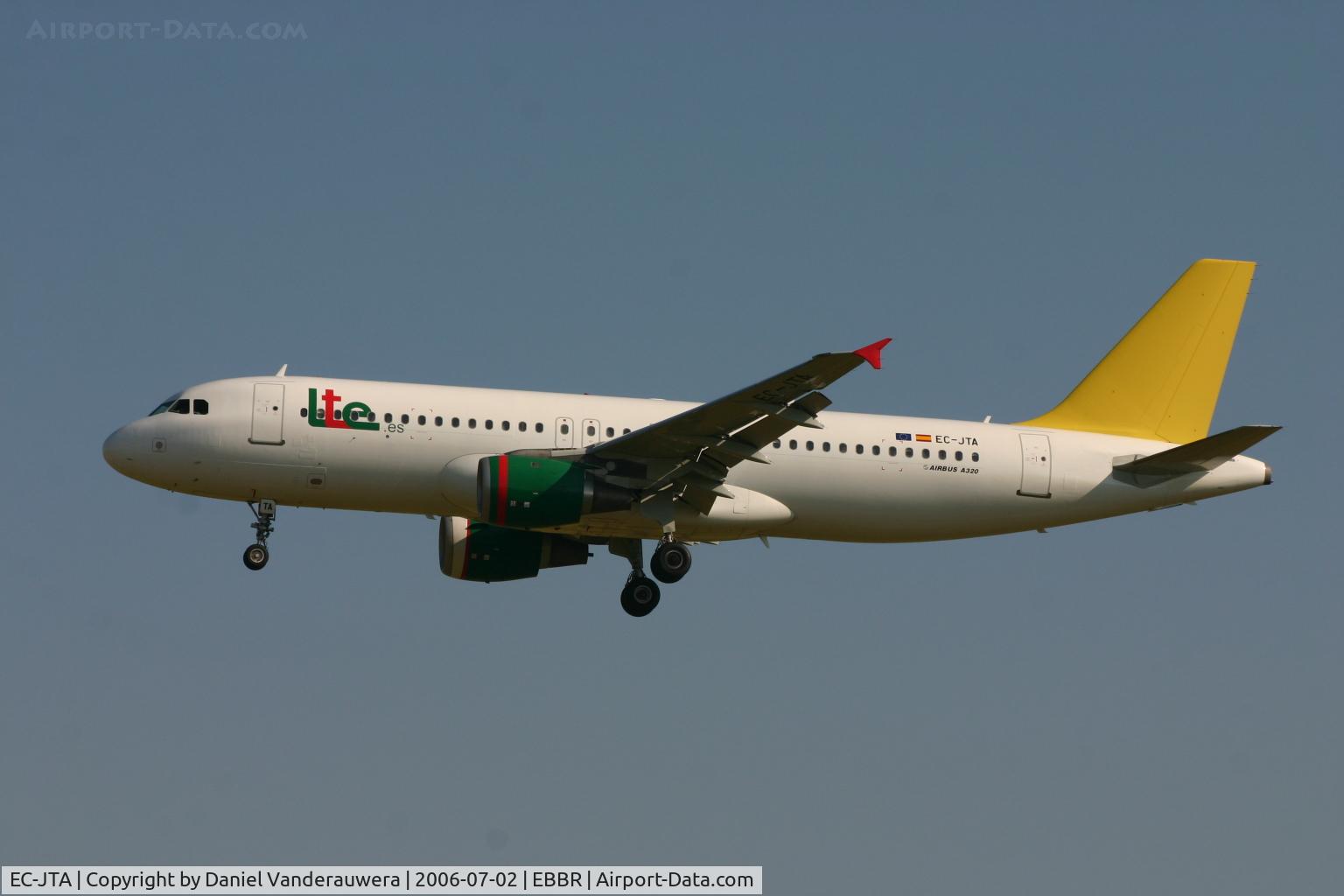 EC-JTA, 1993 Airbus A320-212 C/N 438, arrival of flight LTE420