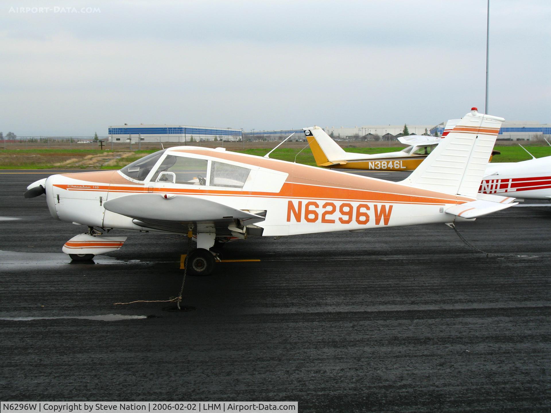 N6296W, 1964 Piper PA-28-140 Cherokee C/N 28-20341, Auburn Outboard Service 1964 Piper PA-28-140 @ Lincoln Municipal Airport, CA