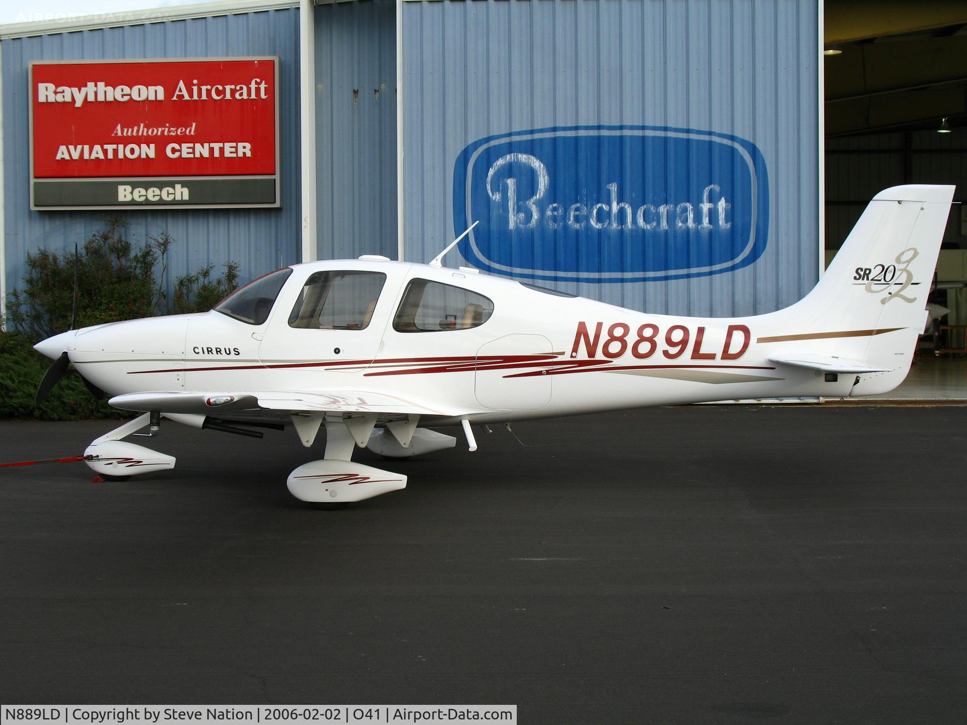 N889LD, 2004 Cirrus SR20 C/N 1434, Honey Run Leasing 2004 Cirrus Design SR20 @ Woodland-Watts Airport, CA