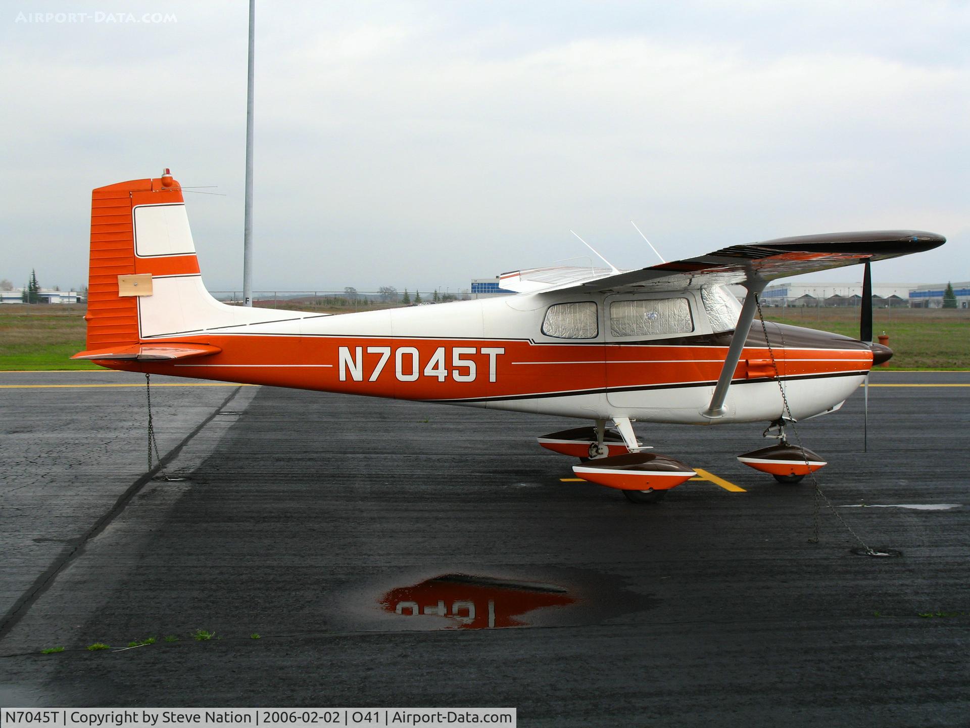 N7045T, 1959 Cessna 172 C/N 46645, Straight-tailed 1959 Cessna 172 @ Lincoln Regional Airport, CA
