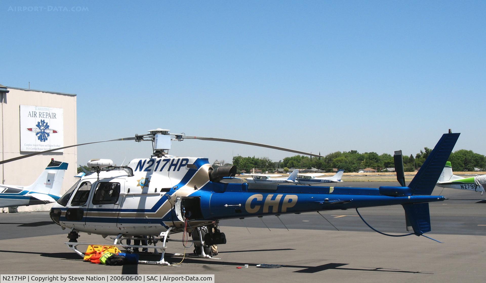 N217HP, 2002 Eurocopter AS-350B-3 Ecureuil Ecureuil C/N 3628, CHP/California Highway Patrol 2002 Eurocopter AS350B3 in for maintenance @ Sacramento Executive Airport, CA