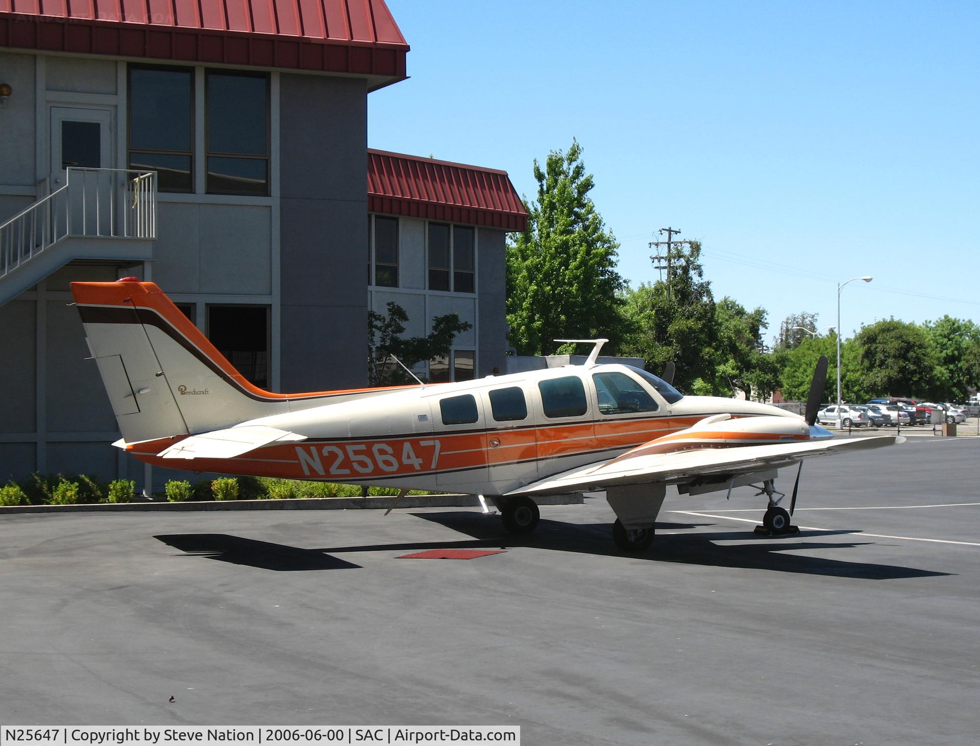 N25647, 1973 Beech 58 Baron C/N TH-301, Porterville Aviation 1973 Beech 58 @ Sacramento Executive Airport, CA