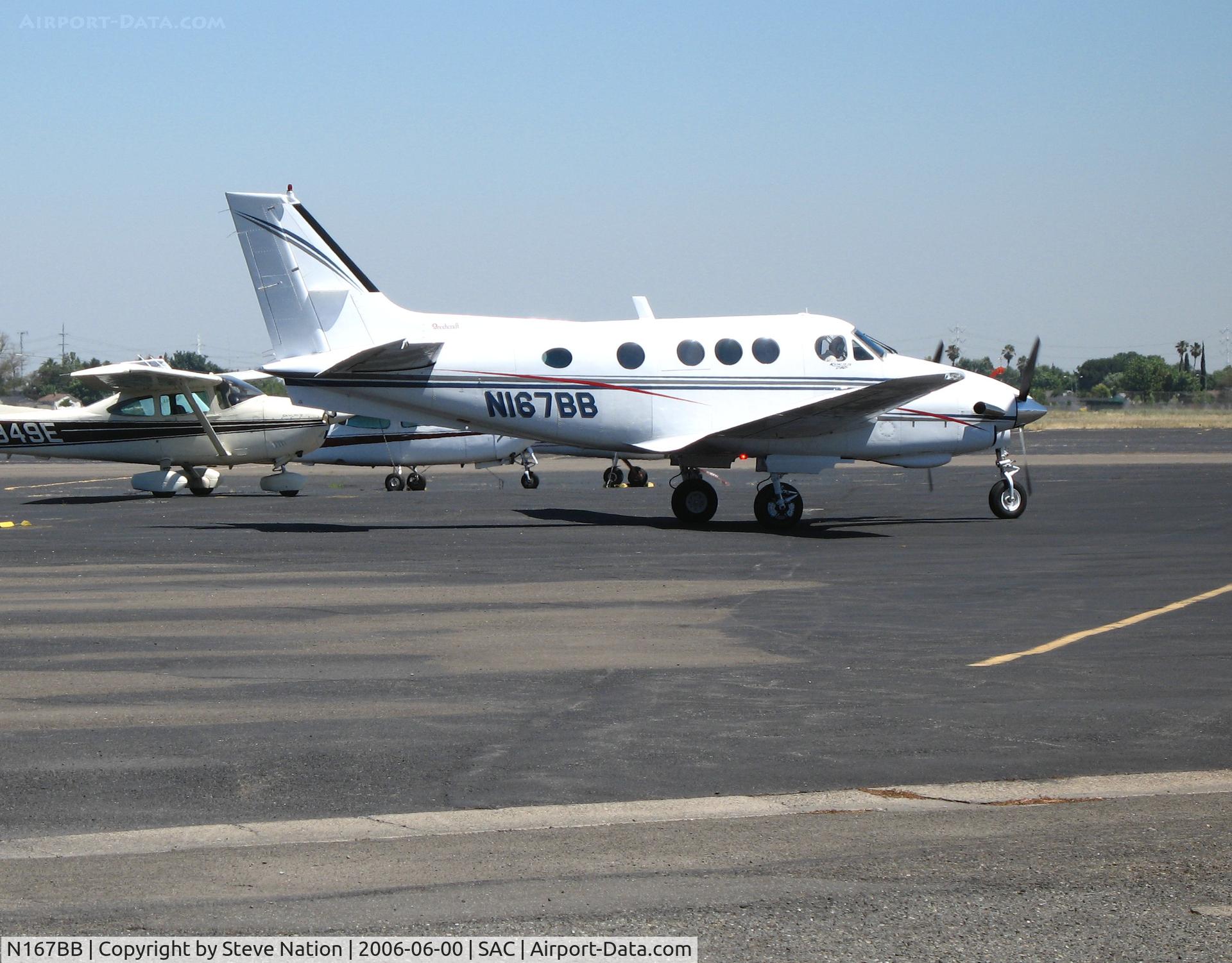 N167BB, 1983 Beech C90-1 King Air C/N LJ-1054, Air Million Miles Aviation 1983 Beech King Air C90 taxying out @ Sacramento Executive Airport, CA