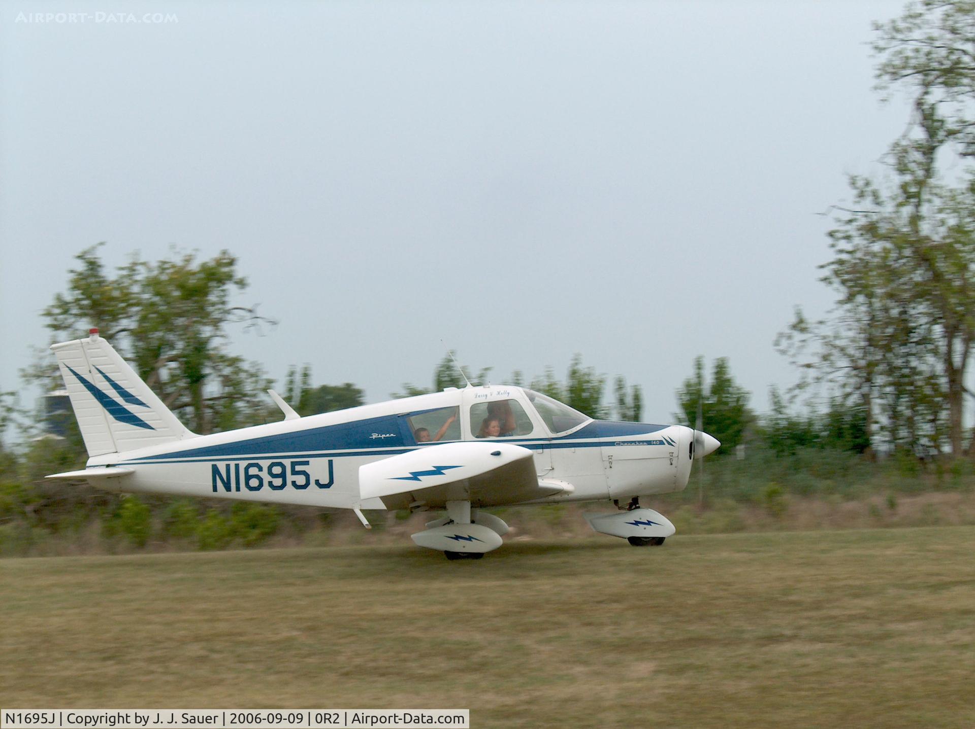 N1695J, 1967 Piper PA-28-140 C/N 28-24101, piper pa28-140