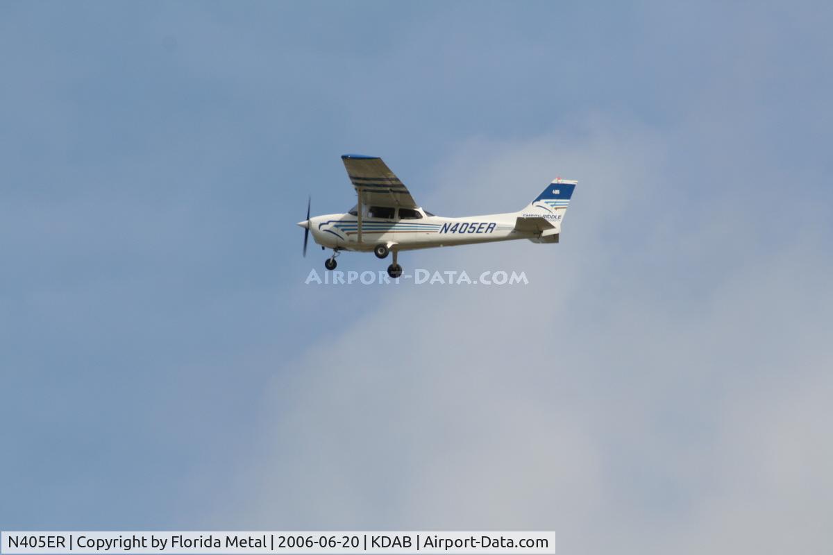 N405ER, 2002 Cessna 172S C/N 172S9155, Embry Riddle Aeronautical University