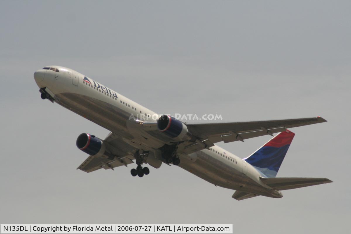 N135DL, 1991 Boeing 767-332 C/N 25145, Delta 767-300