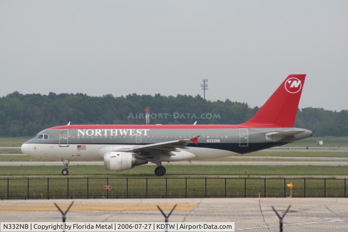 N332NB, 2001 Airbus A319-114 C/N 1570, Taking off on 21R