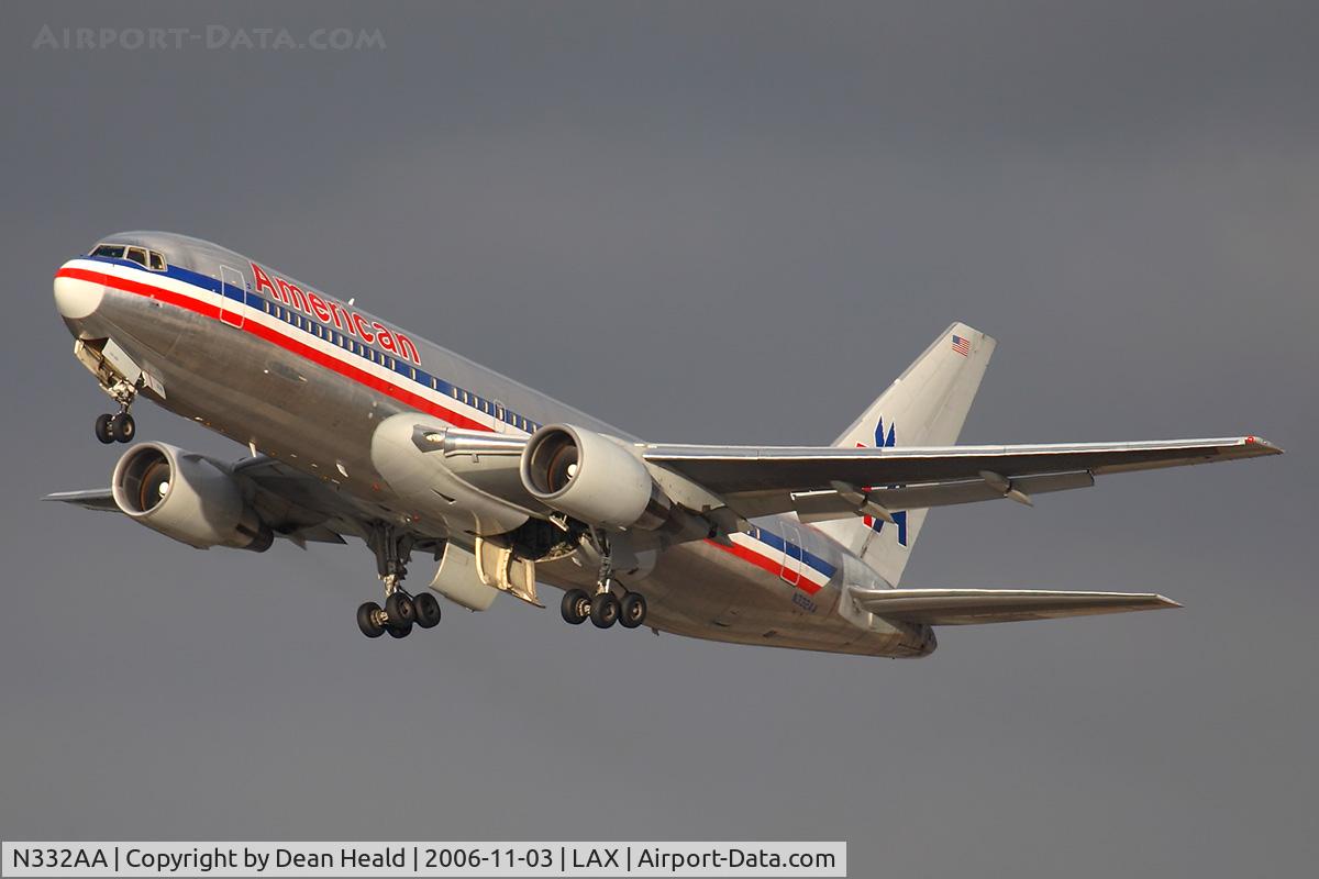 N332AA, 1987 Boeing 767-223 C/N 22331, American Airlines N332AA (FLT AAL22) climbing out from RWY 25R enroute to John F Kennedy Int'l (KJFK).