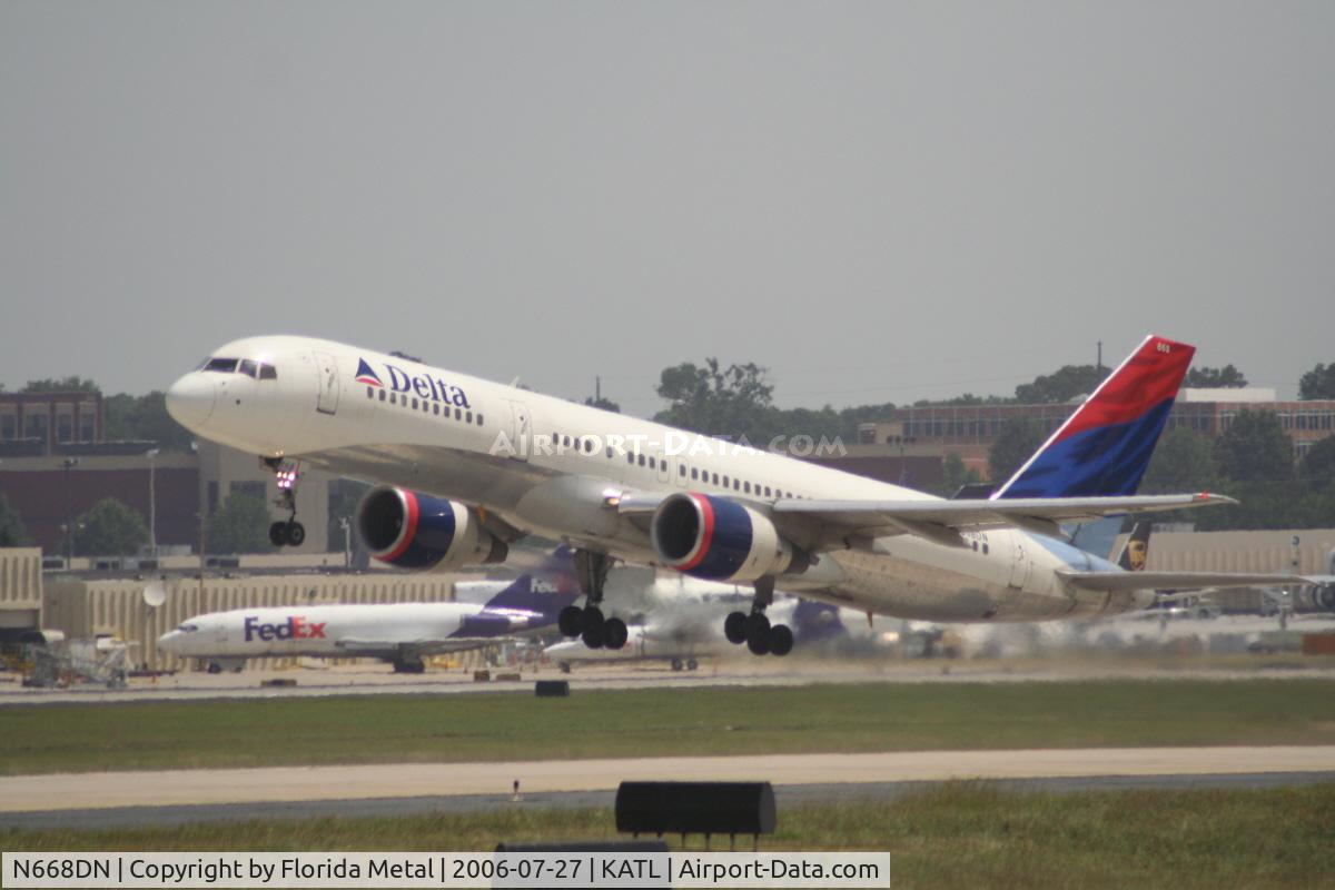 N668DN, 1991 Boeing 757-232 C/N 25141, Delta at Atlanta