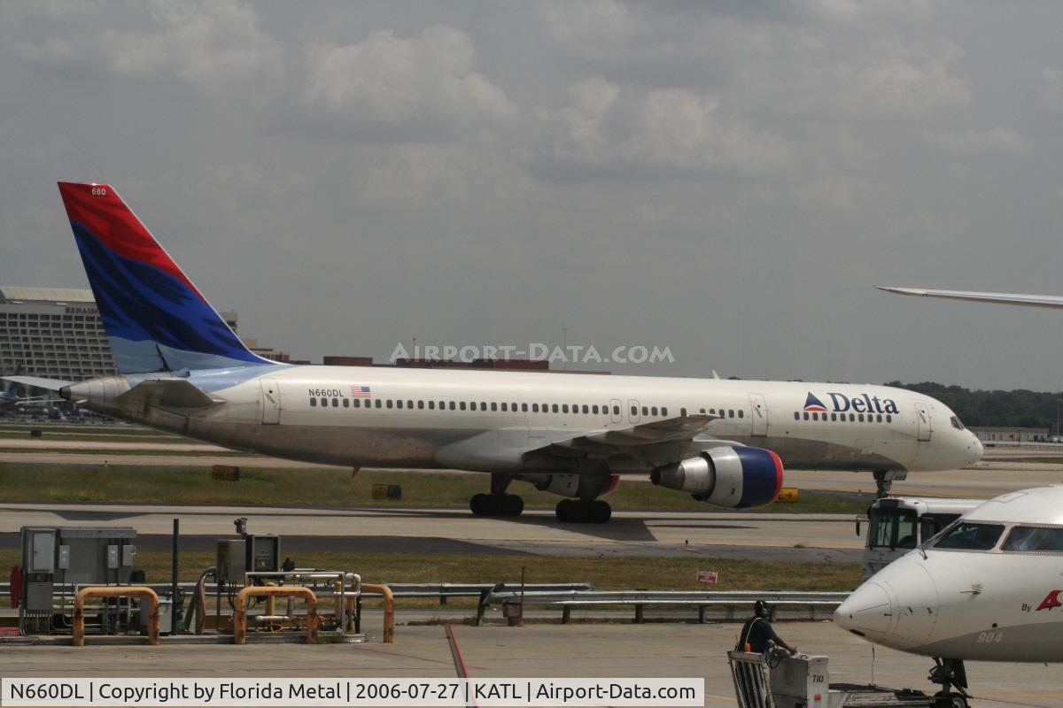 N660DL, 1990 Boeing 757-232 C/N 24422, Delta 757