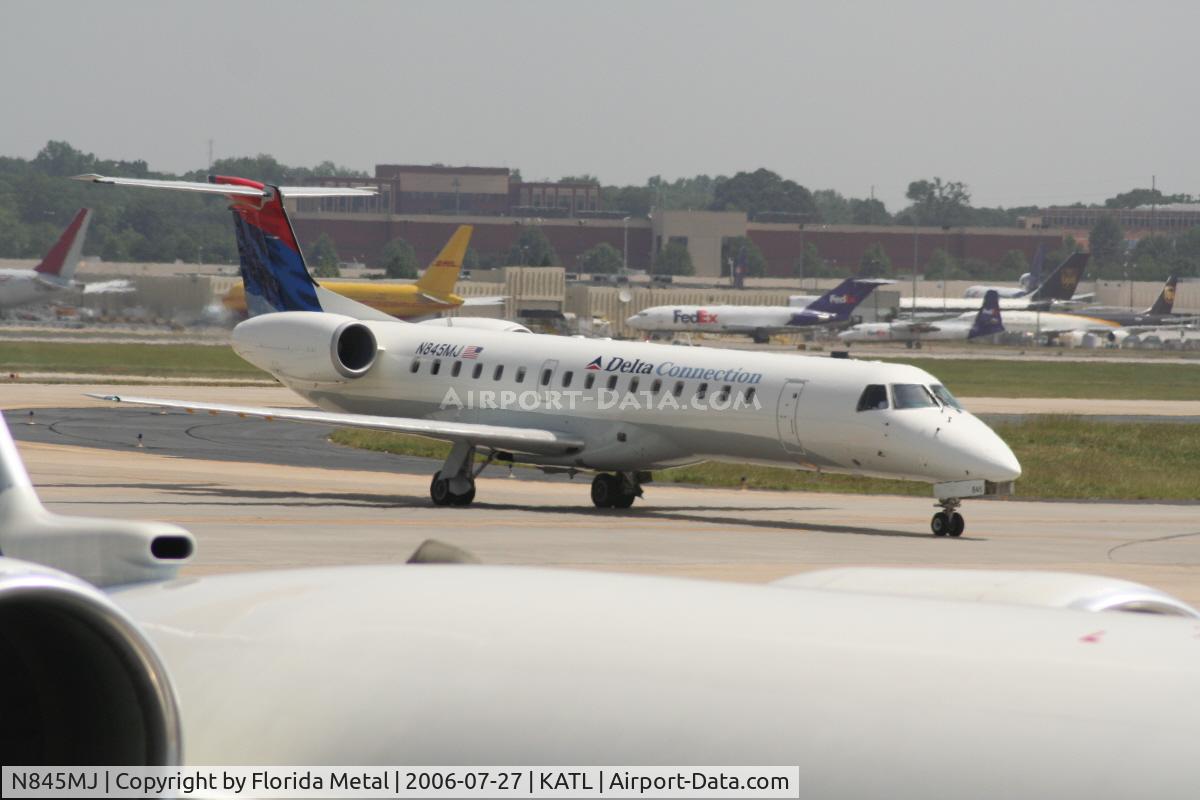 N845MJ, 2001 Embraer ERJ-145LR (EMB-145LR) C/N 145502, Delta Connection