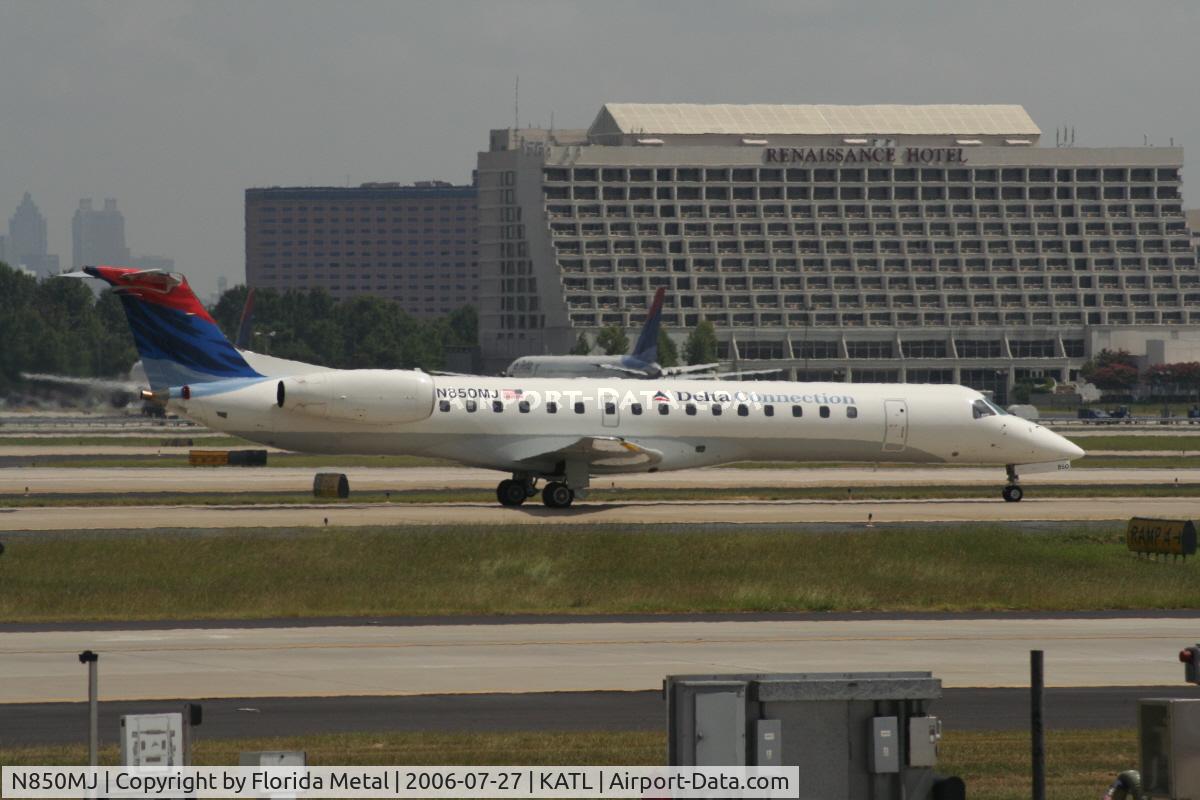 N850MJ, 2002 Embraer EMB-145LR C/N 145568, Now wears Delta Connection colors
