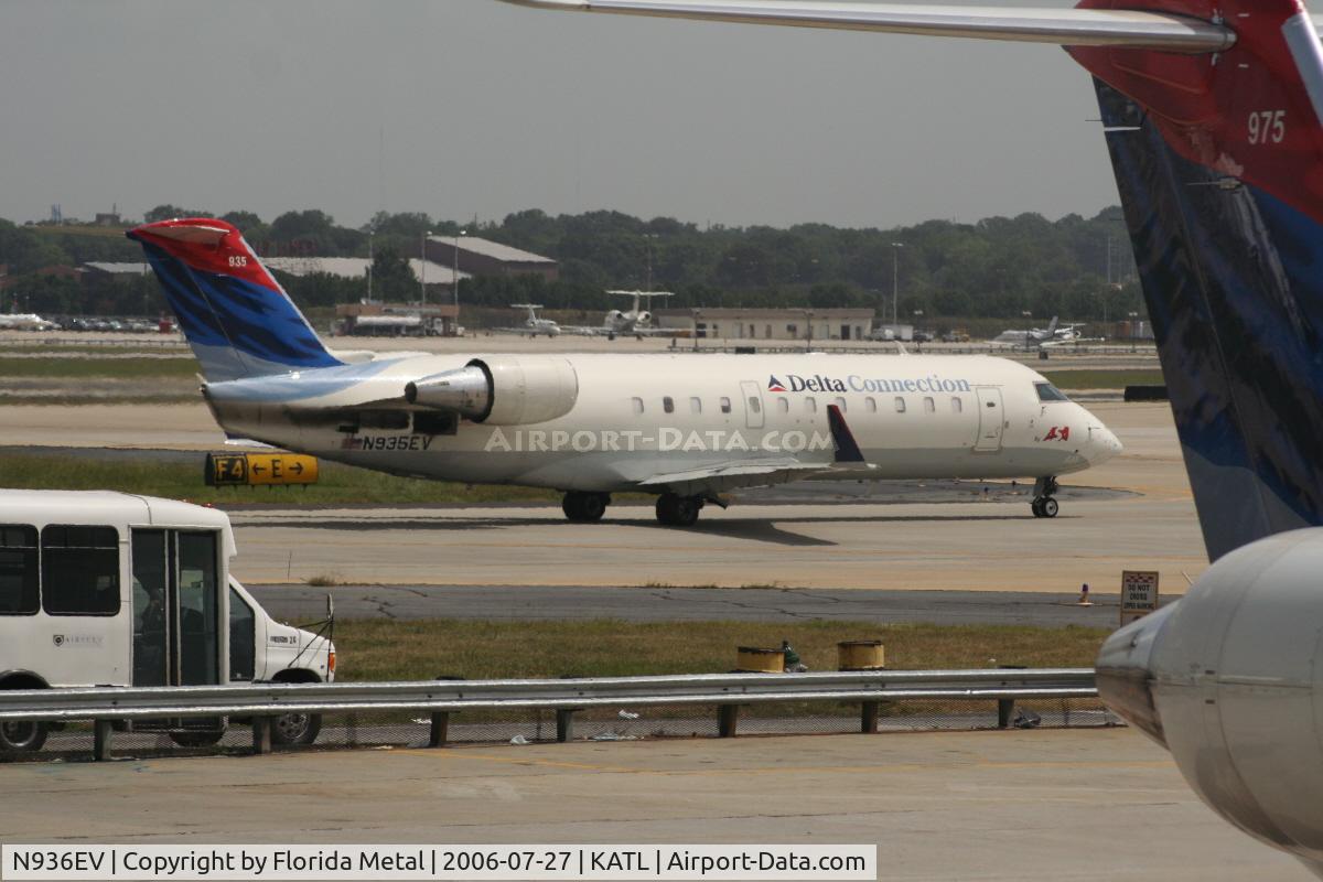 N936EV, 2005 Bombardier CRJ-200ER (CL-600-2B19) C/N 8038, Another CRJ at Atlanta