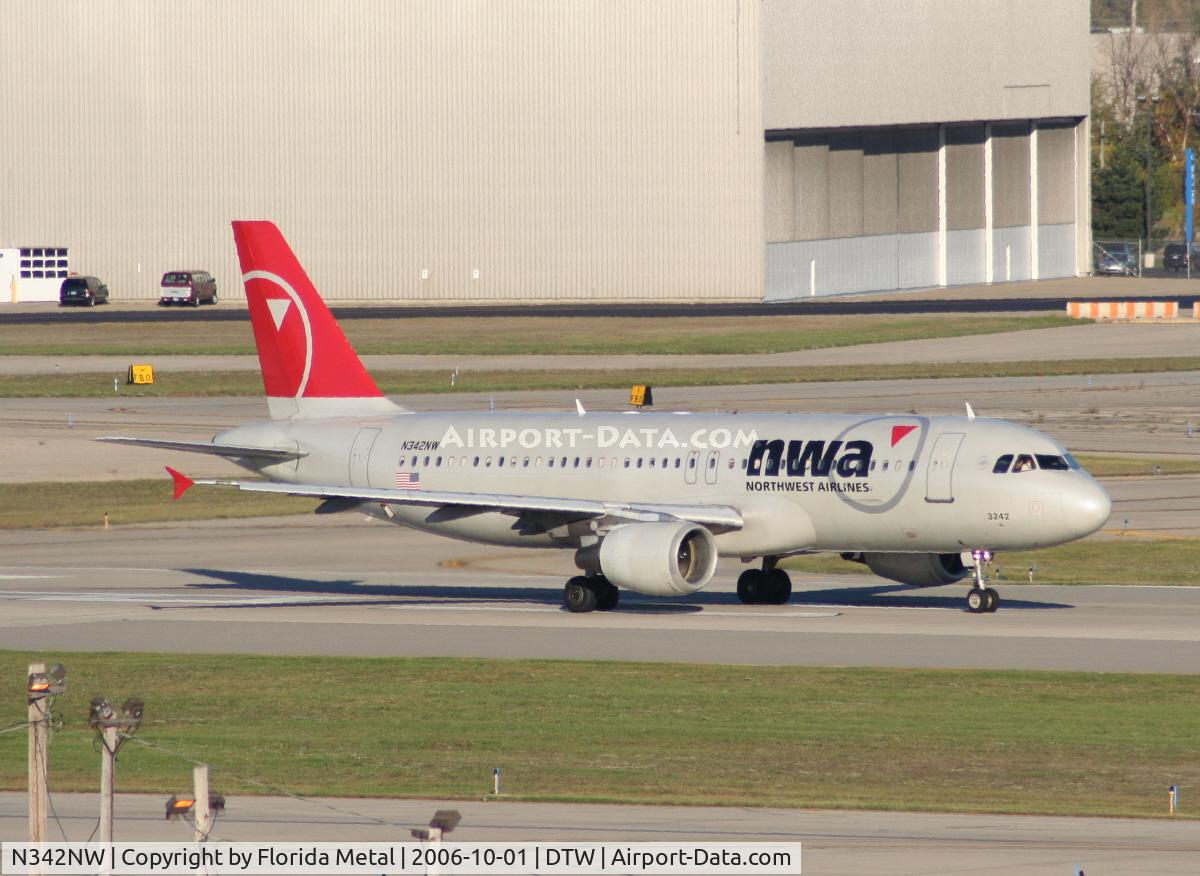 N342NW, 1993 Airbus A320-212 C/N 381, From parking garage