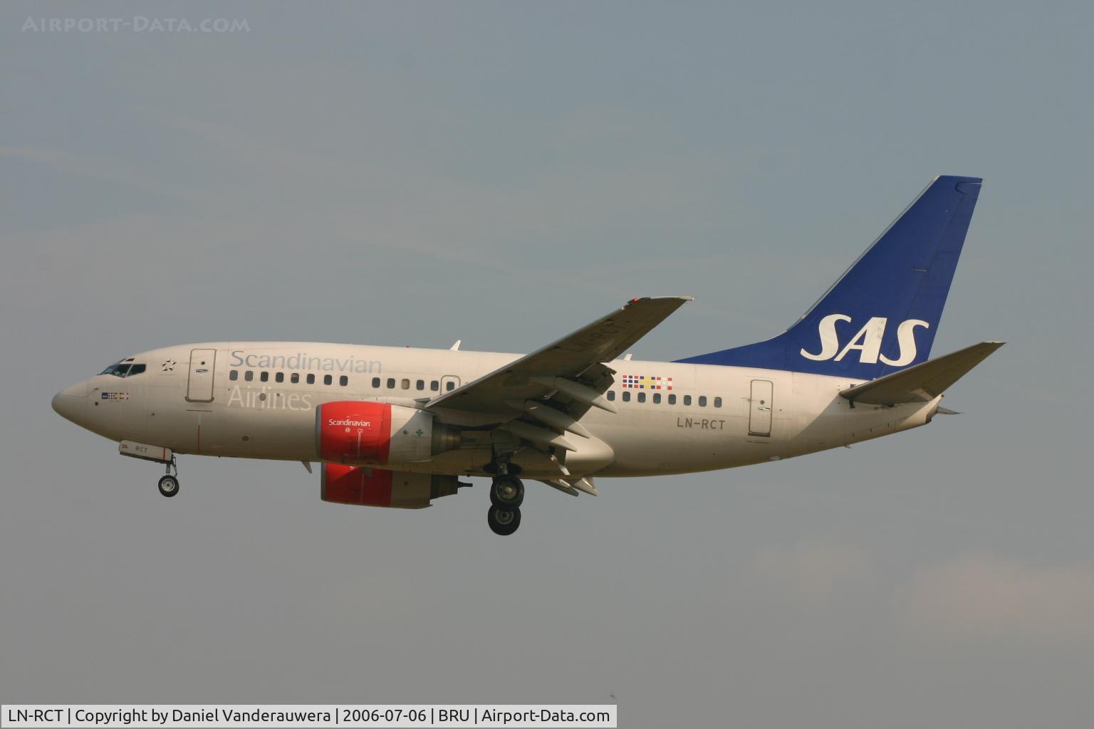 LN-RCT, 1999 Boeing 737-683 C/N 30189, arrival of flight SK589