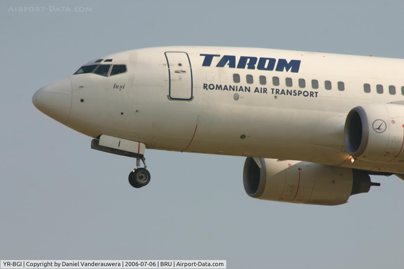 YR-BGI, 2003 Boeing 737-78J C/N 28439, arrival of flight RO371