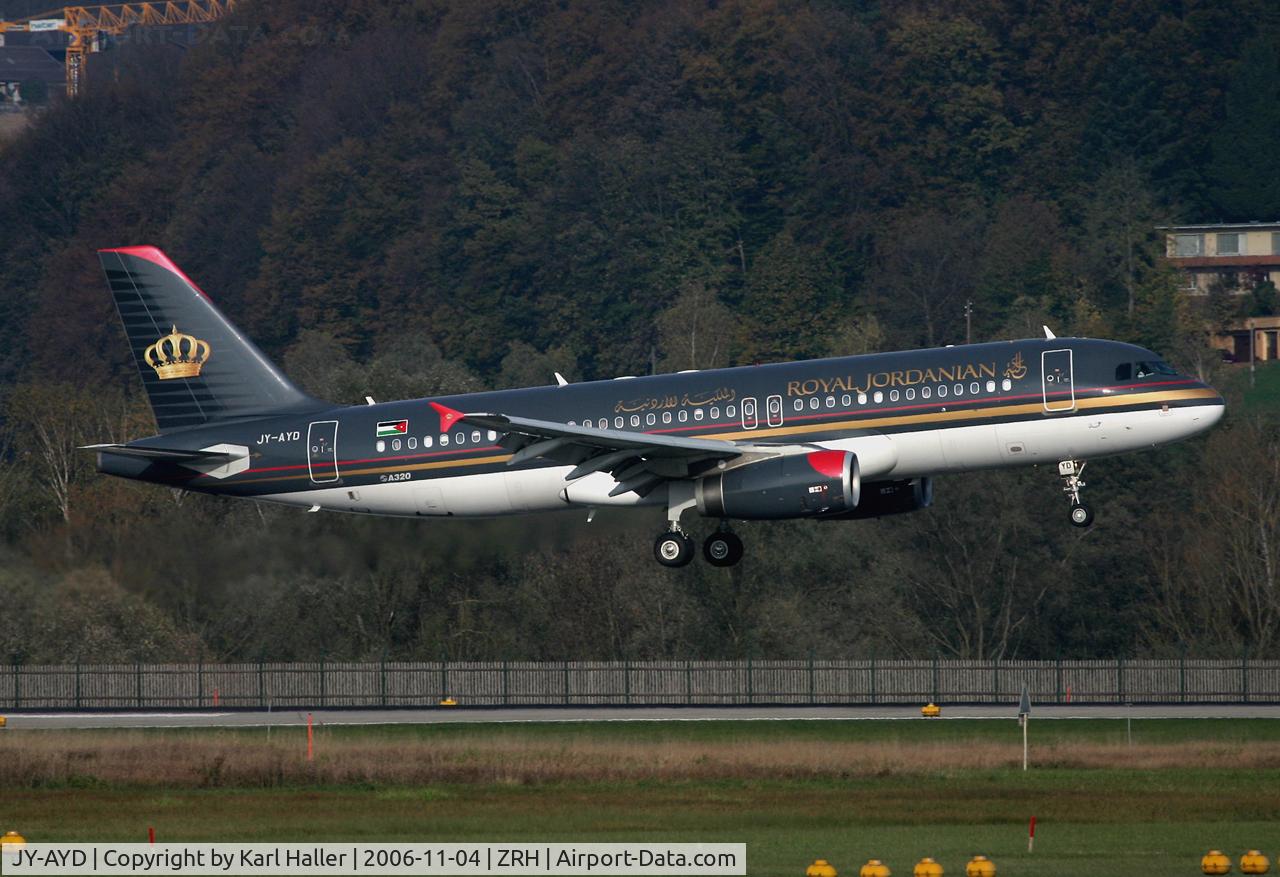 JY-AYD, Airbus A320-214 C/N 2598, short final RWY 14