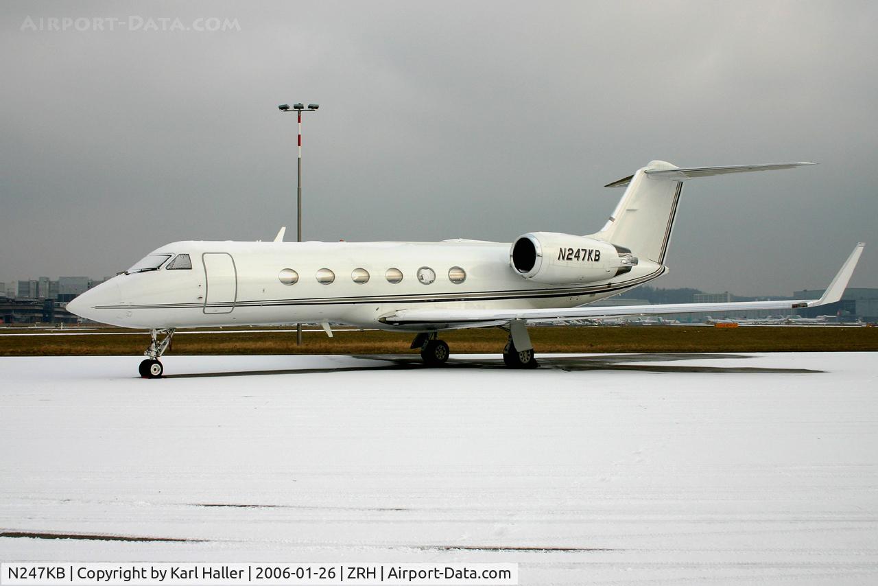 N247KB, 1999 Gulfstream Aerospace G-IV C/N 1375, WEF gast in Davos