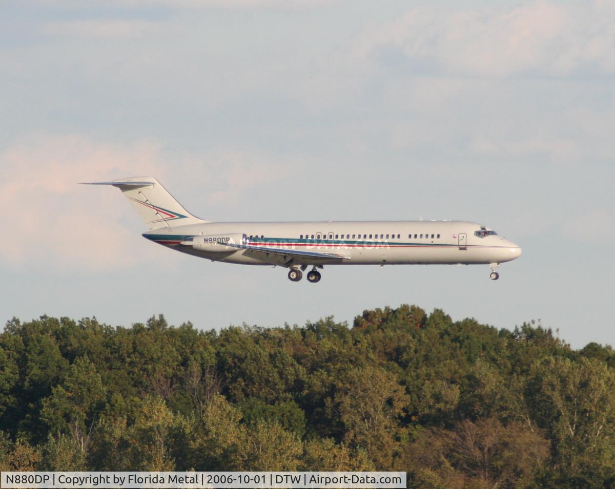 N880DP, 1974 McDonnell Douglas DC-9-32 C/N 47635, Detroit Pistons